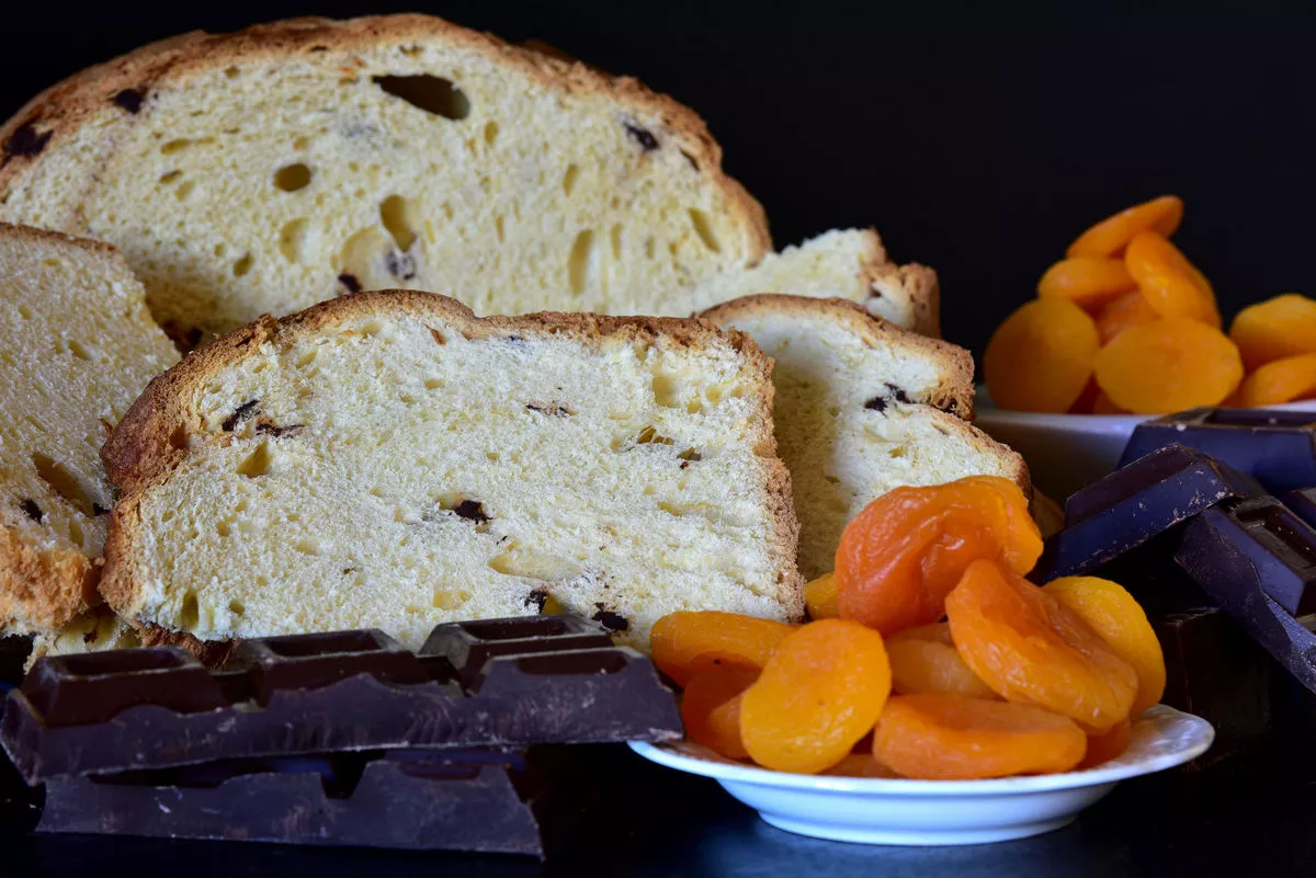Apricot and chocolate panettone