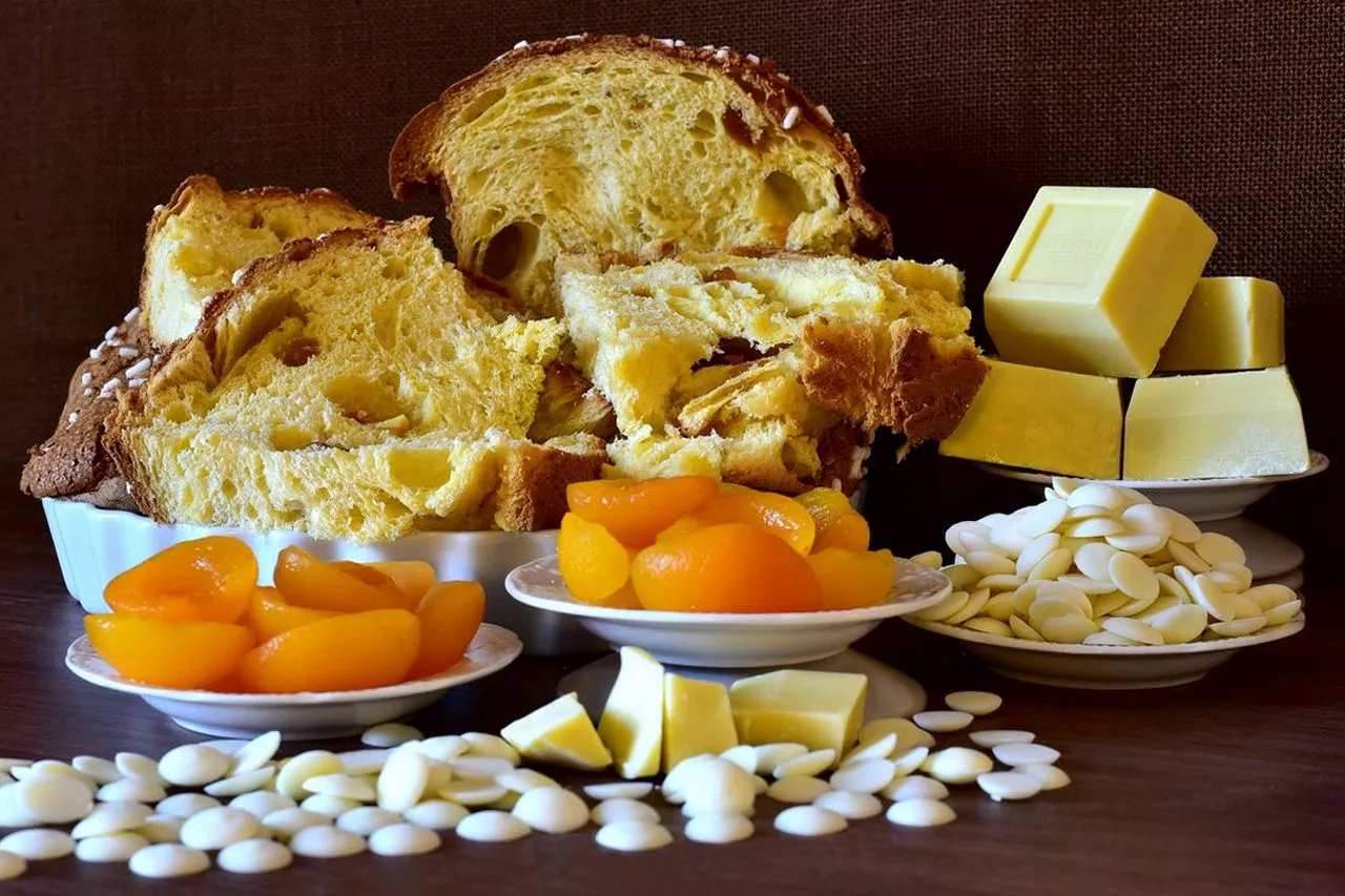 Apricot and white chocolate colomba