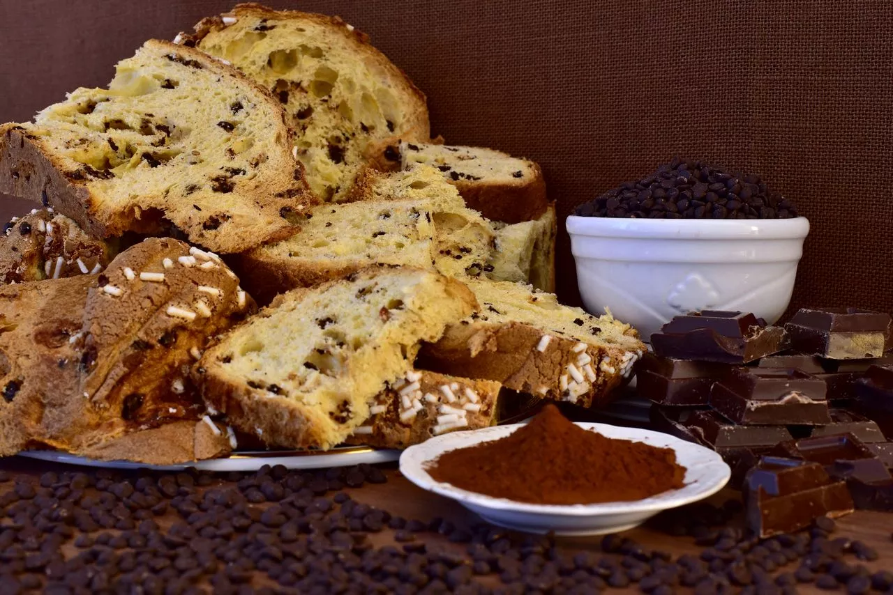 Artisanal chocolate colomba 